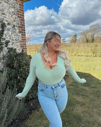 Carys whittaker page leaked private photo uncensored HD quality