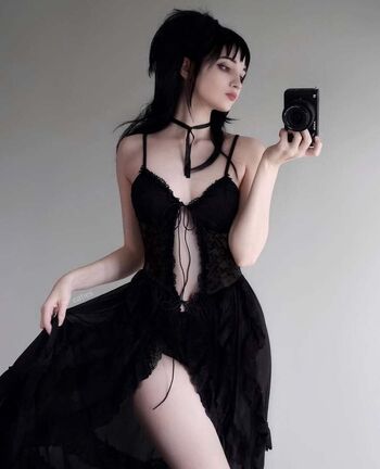 Catiescos  page leaked private photo uncensored HD quality