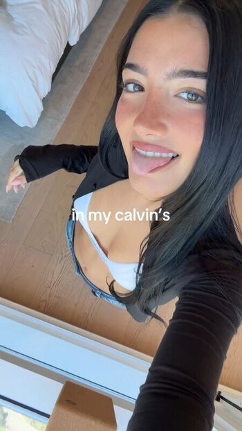 Charli d amelio  page leaked private photo uncensored HD quality