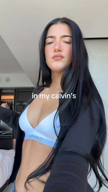 Charli d amelio  page leaked private photo uncensored HD quality