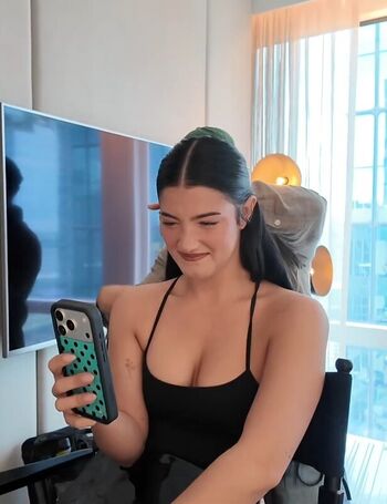 Charli d amelio leaked private photo uncensored HD quality