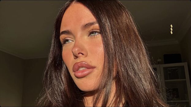 Clarissa bea page leaked private photo uncensored HD quality
