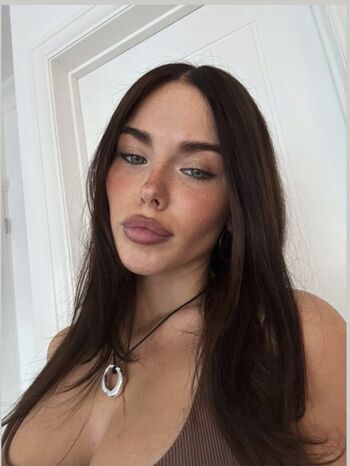 Clarissa bea page leaked private photo uncensored HD quality
