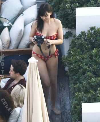 Daisy lowe page leaked private photo uncensored HD quality