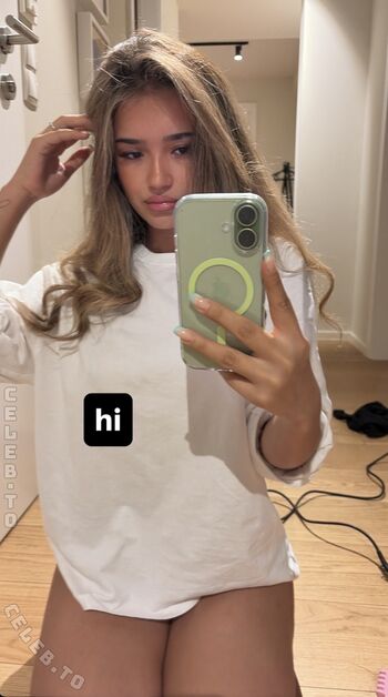 Deineeleyla leaked private photo uncensored HD quality