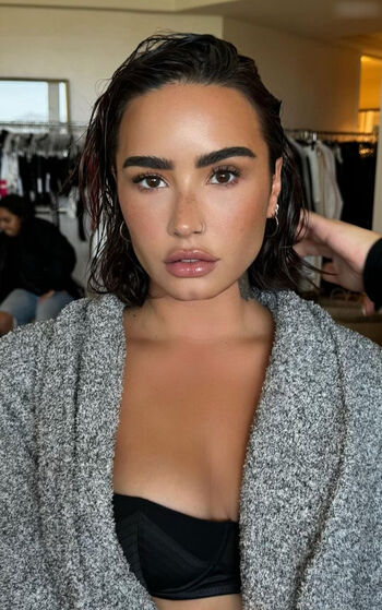 Demi lovato page leaked private photo uncensored HD quality