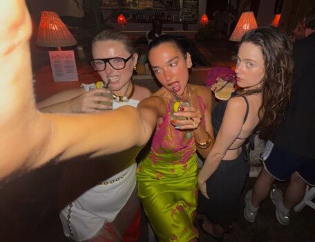 Dua lipa  page leaked private photo uncensored HD quality