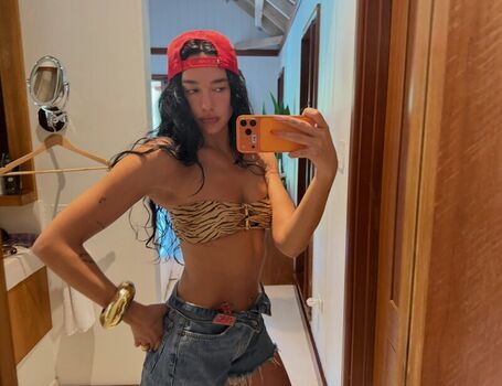 Dua lipa  page leaked private photo uncensored HD quality