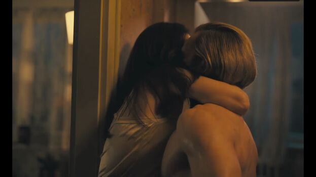 Emilia clarke page leaked private photo uncensored HD quality