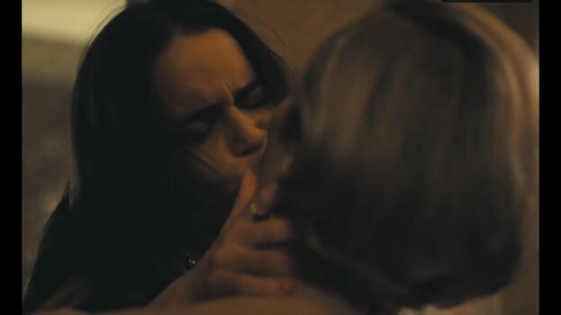 Emilia clarke page leaked private photo uncensored HD quality