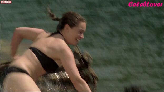 Emilia clarke page leaked private photo uncensored HD quality
