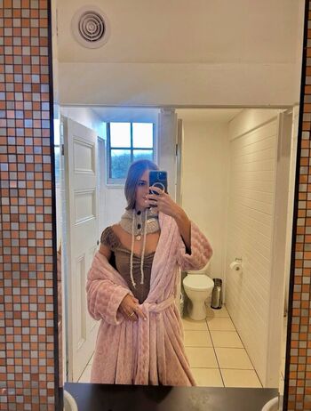 Emily feld  page leaked private photo uncensored HD quality