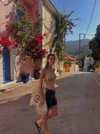 Emily feld  page leaked private photo uncensored HD quality