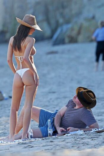 Emily ratajkowski  page leaked private photo uncensored HD quality