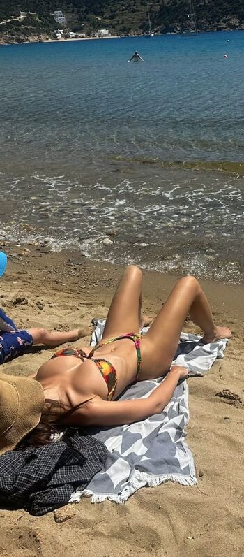 Emily ratajkowski  page leaked private photo uncensored HD quality