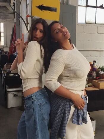 Emily ratajkowski  page leaked private photo uncensored HD quality