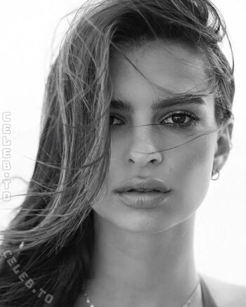 Emily ratajkowski  page leaked private photo uncensored HD quality
