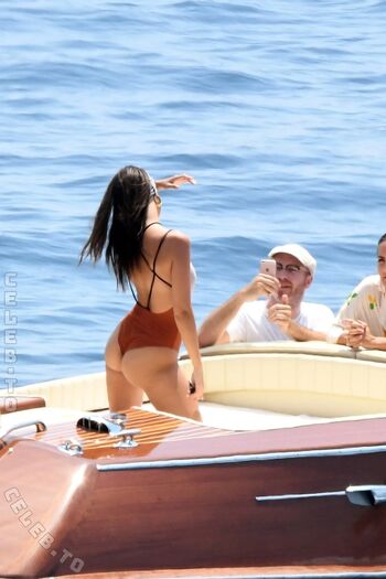 Emily ratajkowski  page leaked private photo uncensored HD quality