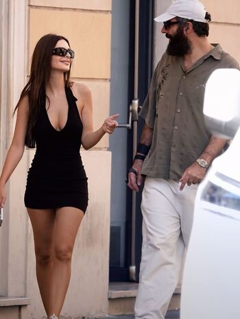 Emily ratajkowski  page leaked private photo uncensored HD quality