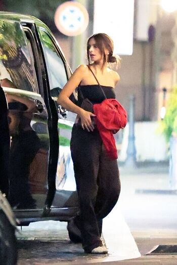 Emily ratajkowski  page leaked private photo uncensored HD quality