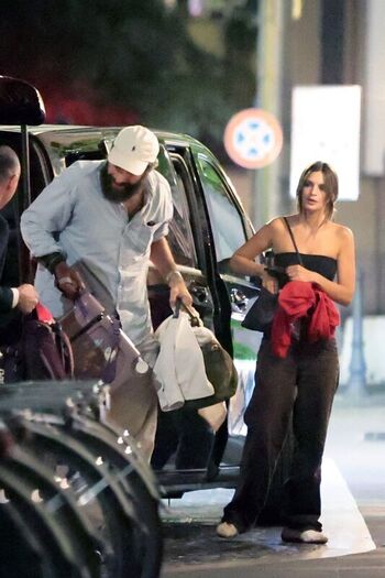 Emily ratajkowski  page leaked private photo uncensored HD quality