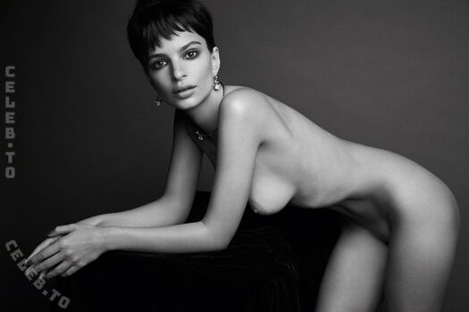 Emily ratajkowski  page leaked private photo uncensored HD quality