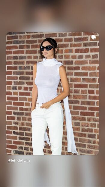 Emily ratajkowski  page leaked private photo uncensored HD quality