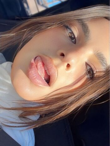 Emily ratajkowski  page leaked private photo uncensored HD quality