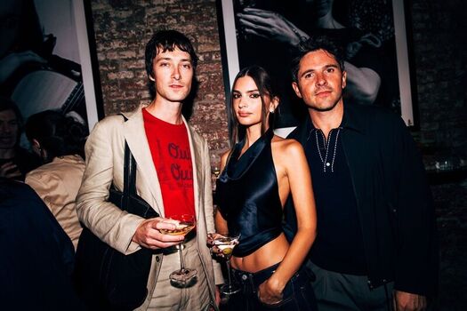 Emily ratajkowski  page leaked private photo uncensored HD quality