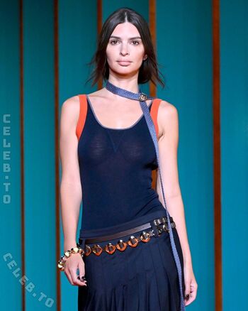 Emily ratajkowski leaked private photo uncensored HD quality