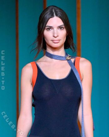 Emily ratajkowski leaked private photo uncensored HD quality