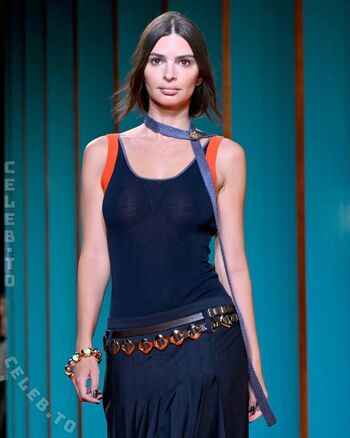 Emily ratajkowski leaked private photo uncensored HD quality