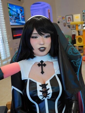 Emiru  page leaked private photo uncensored HD quality