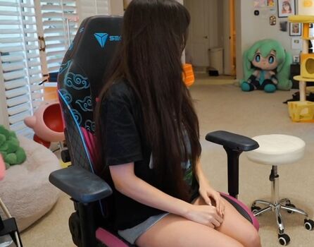 Emiru  page leaked private photo uncensored HD quality