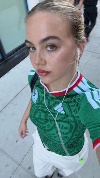 Emma brooks page leaked private photo uncensored HD quality