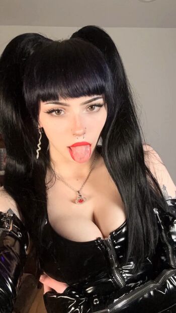 Emma langevin page leaked private photo uncensored HD quality