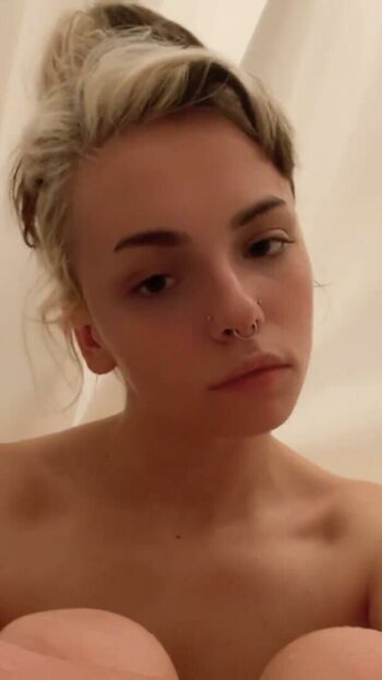 Emma langevin page leaked private photo uncensored HD quality