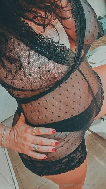 Emmiliall leaked private photo uncensored HD quality