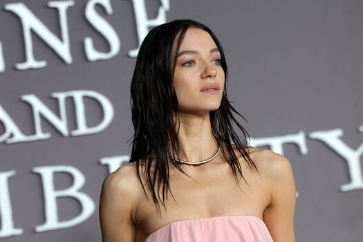 Esme creed miles leaked private photo uncensored HD quality