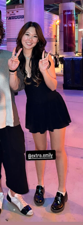 Extraemily page leaked private photo uncensored HD quality