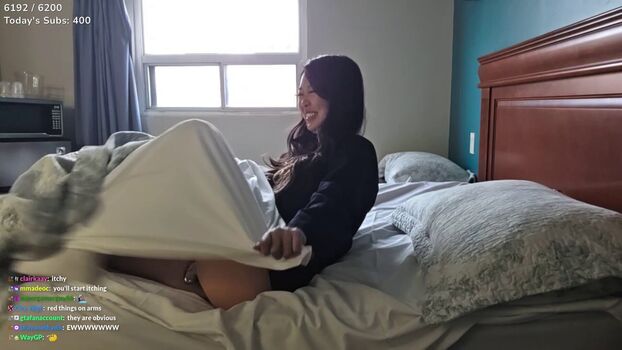 Extraemily page leaked private photo uncensored HD quality