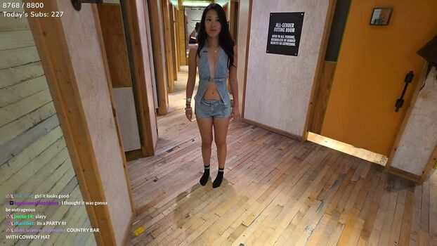Extraemily leaked private photo uncensored HD quality