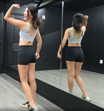 Extraemily page leaked private photo uncensored HD quality