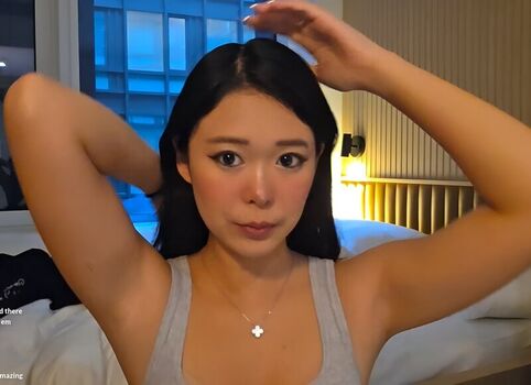 Extraemily leaked private photo uncensored HD quality
