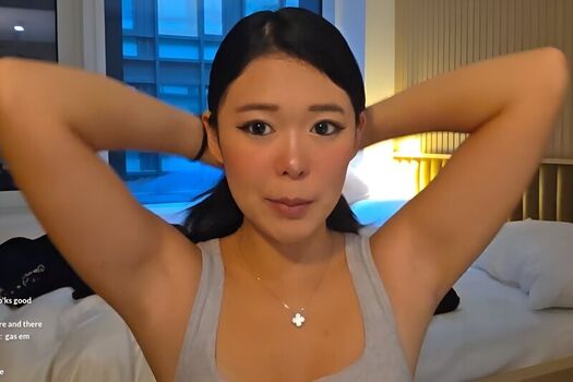 Extraemily leaked private photo uncensored HD quality