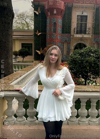 Flirtysophiaa leaked private photo uncensored HD quality