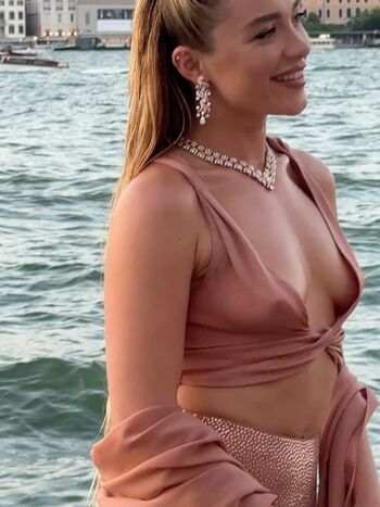 Florence pugh  page leaked private photo uncensored HD quality