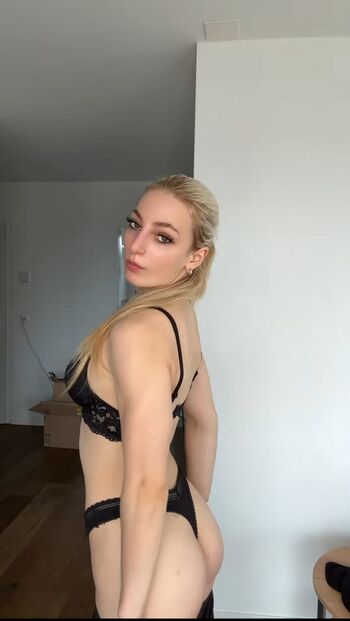 Helenakingsoul page leaked private photo uncensored HD quality