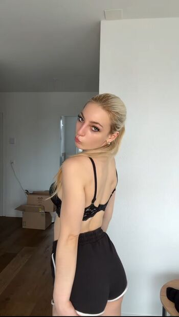Helenakingsoul page leaked private photo uncensored HD quality