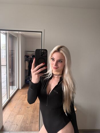 Helenakingsoul page leaked private photo uncensored HD quality
